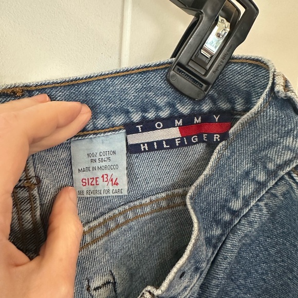 Tommy Hilfiger vintage Y2K Women's Blue Jean Shorts - Picture 3 of 4